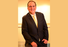 Na análise de Rodrigo Gonçalves Pimentel, a recuperação judicial cobre dívidas anteriores ao pedido e busca reorganizar obrigações sem paralisar a atividade empresarial.