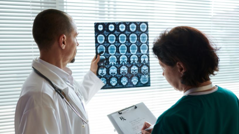 Plano de saúde e tecnologia para cirurgia de tumor cerebral: decisão judicial reforça direito à saúde de alta complexidade